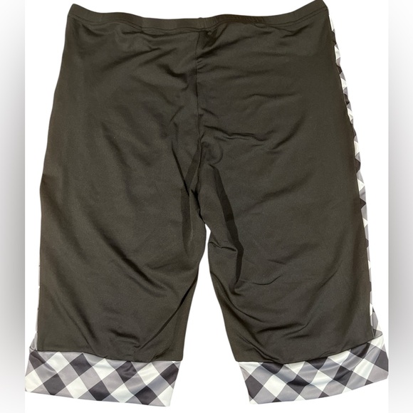 💚 #2568 SHEIN CURVE Black Shorts with Checkered Trim - Picture 2 of 6